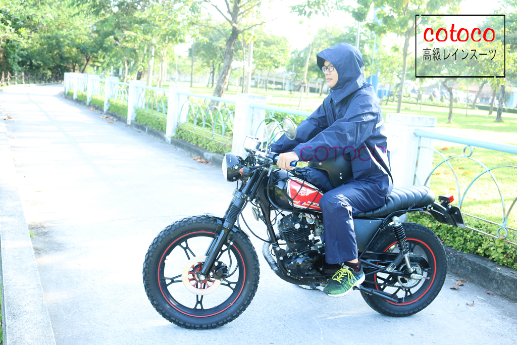 Thay vì lựa chọn những loại áo mưa giá rẻ, hãy thay thế bằng các dòng áo mưa cao cấp, an toàn.