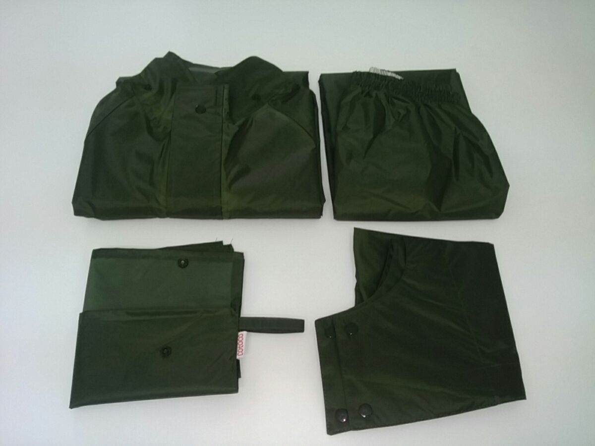 Chất lượng - An toàn - Khả năng chống thấm là 3 yếu tố quyết định giá thành của chiếc áo mưa.