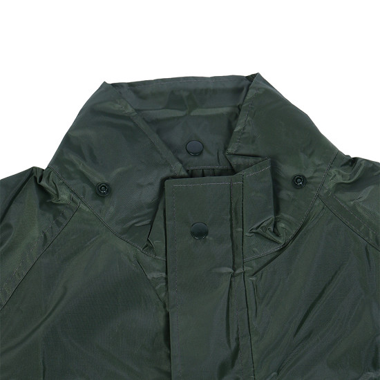 Kiểu dáng là yếu tố ảnh hưởng gián tiếp đến mức giá áo mưa trên thị trường.