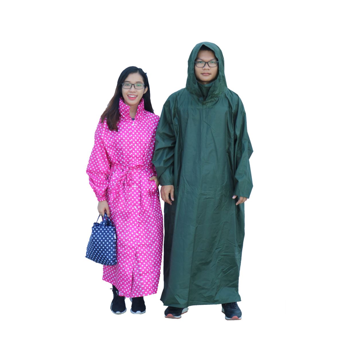 Nên lựa chọn áo mưa phù hợp với chiều cao, kích thước của cơ thể người mặc.