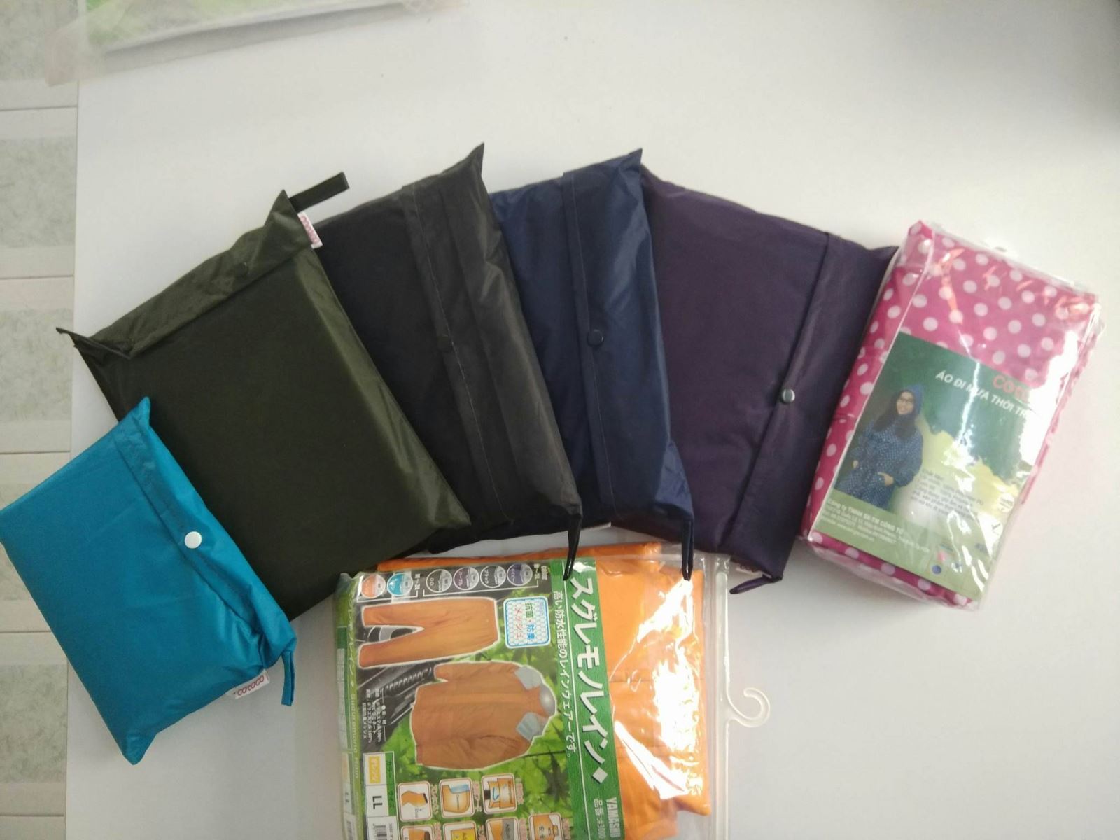 Áo mưa CoToCo đa dạng dòng sản phẩm tử cao cấp đến bình dân, phù hợp với mọi đối tượng tiêu dùng.