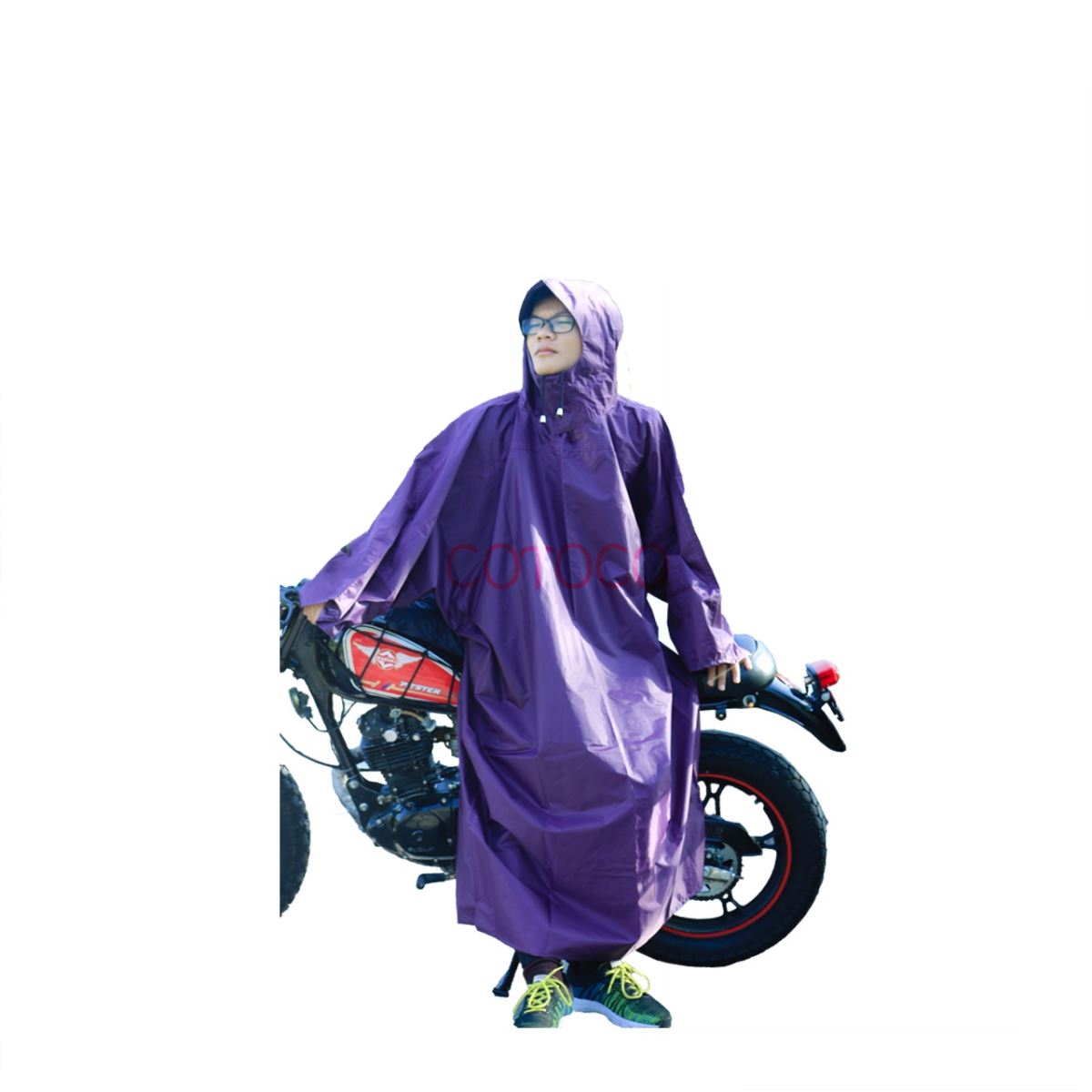 Áo mưa Poncho cũng là sự lựa chọn an toàn, phù hợp khi lái xe máy đường dài.