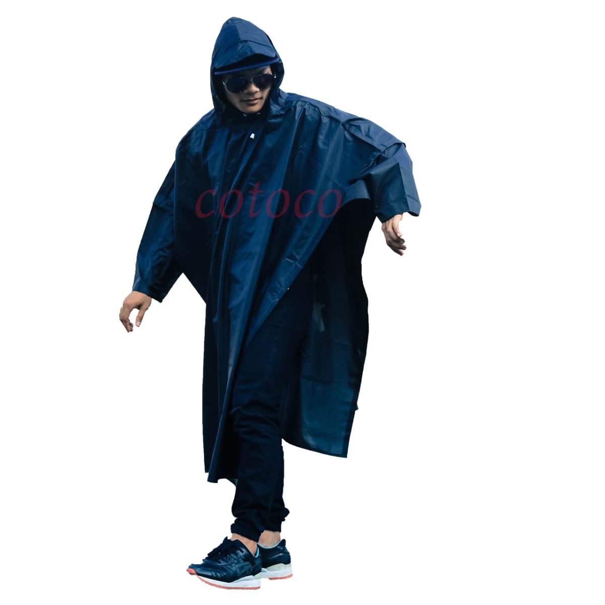 Áo mưa cánh dơi - Sản phẩm quen thuộc, phù hợp với mọi đối tượng, giá thành bình dân.