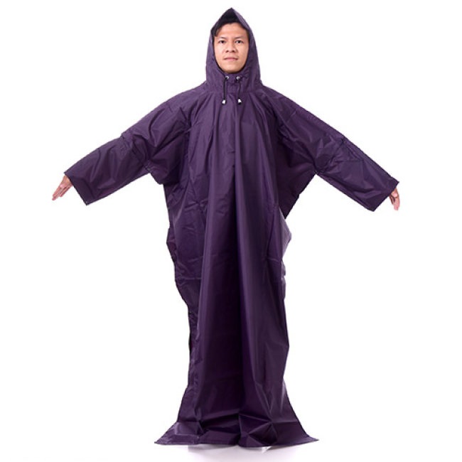 Áo mưa cánh dơi CoToCo với thiết kế chuẩn dáng Việt, phù hợp với cả nam và nữ.