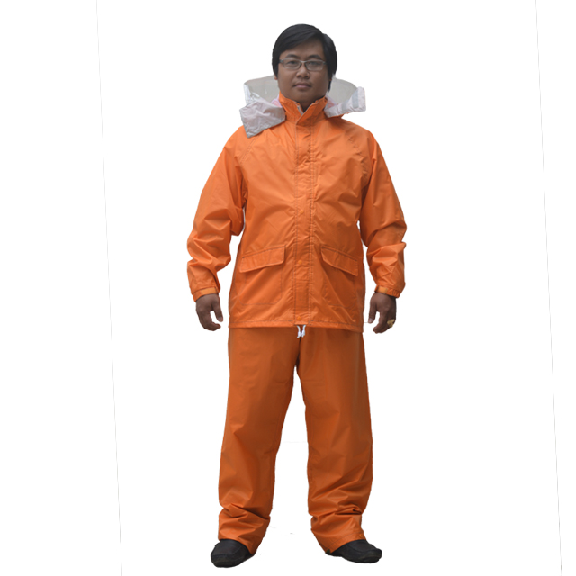 Áo mưa bộ xuất khẩu Nhật Bản từ công ty Công Tô nổi tiếng là sản phẩm đi mưa cao cấp trên thị trường.