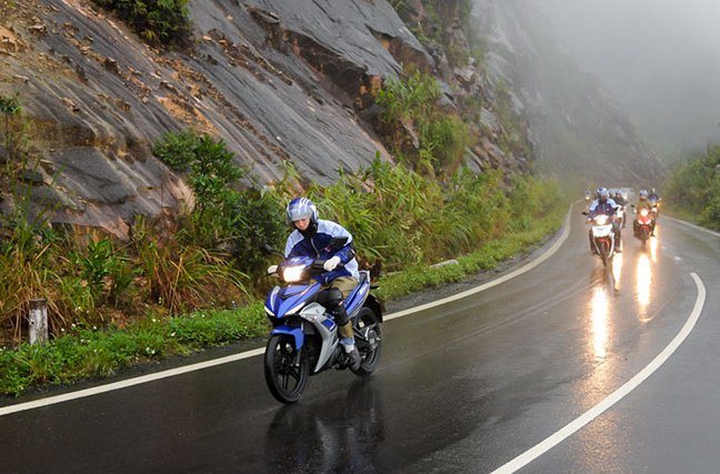 Đi phượt vào mùa mưa là một trong những "xu hướng mới" của giới trẻ Việt hiện nay.