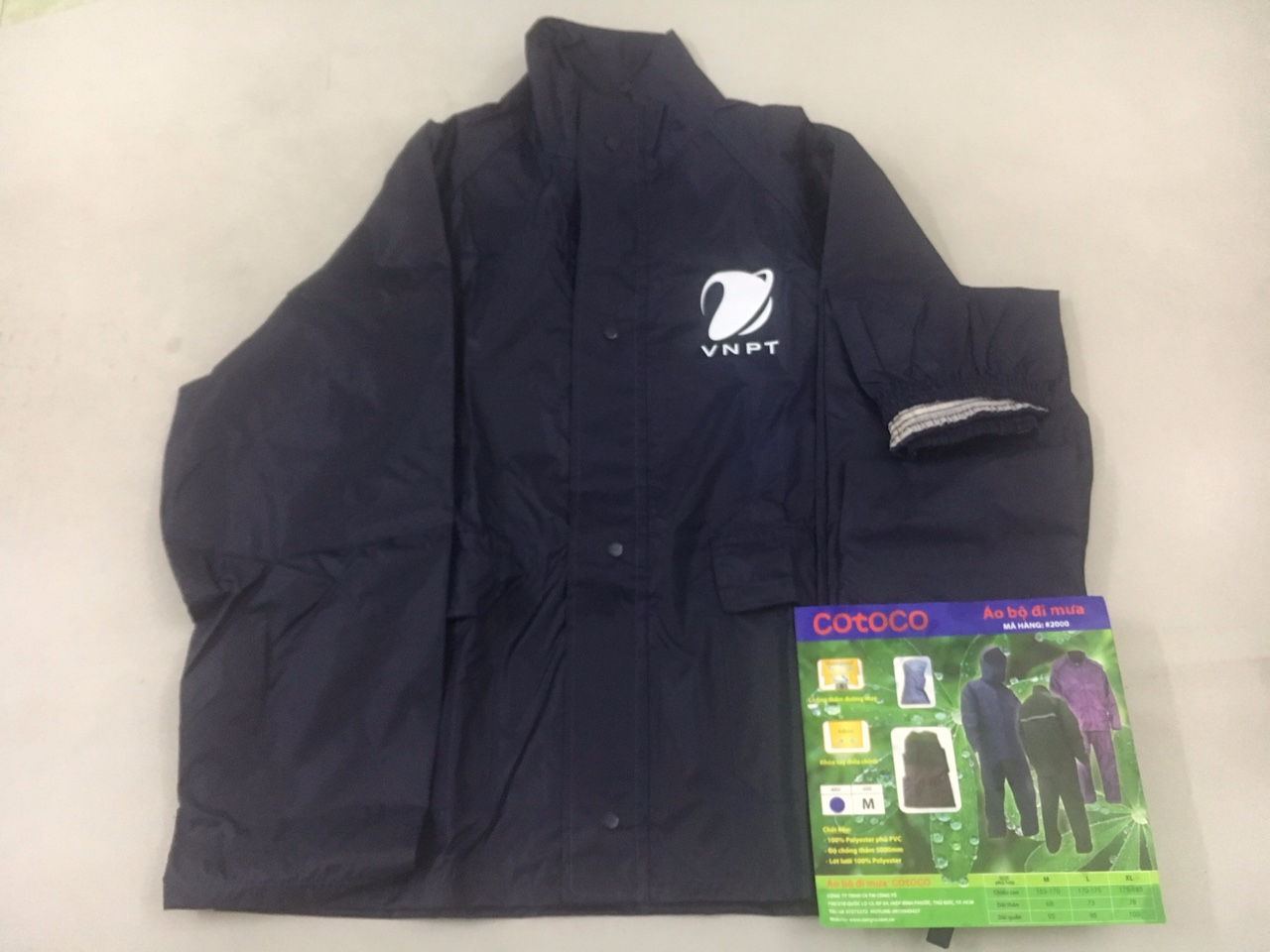 CoToCo vinh hạnh trở thành đơn vị sản xuất áo mưa bộ cao cấp cho hãng viễn thông VNPT Vinaphone.